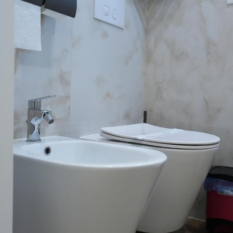 Bea Affittacamere - Single Room with Private Bathroom - 8