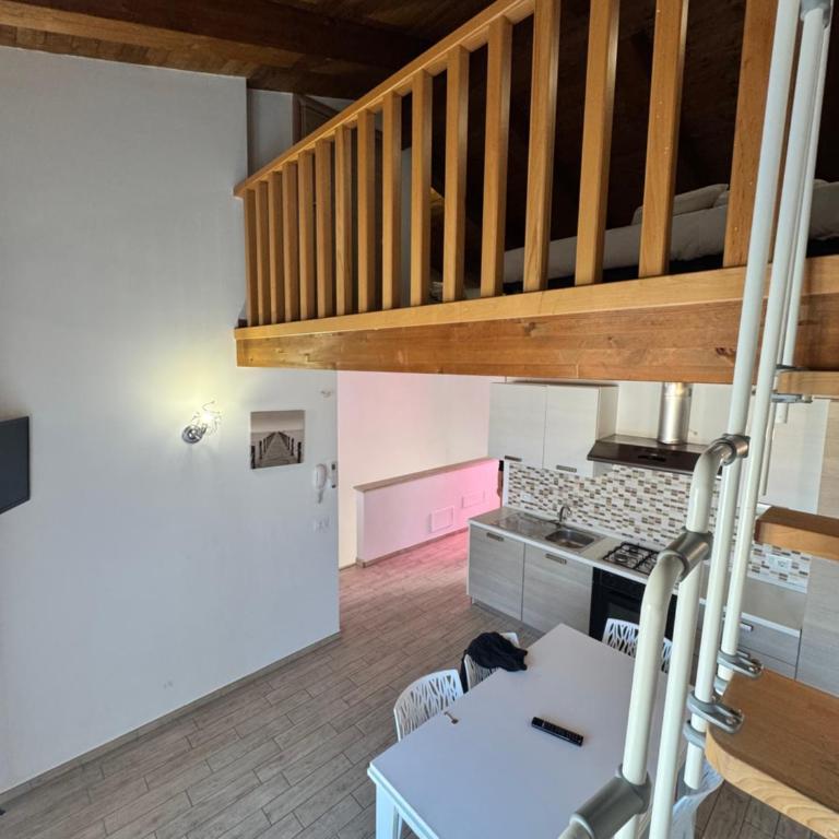 MOLO 24 LUXURY APARTMENT - with FREE Parking just 5 minutes walk from historic center - Three-Bedroom Apartment - 37