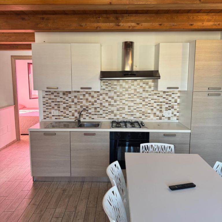 MOLO 24 LUXURY APARTMENT - with FREE Parking just 5 minutes walk from historic center - Three-Bedroom Apartment - 40