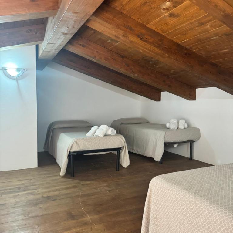 MOLO 24 LUXURY APARTMENT - with FREE Parking just 5 minutes walk from historic center - Three-Bedroom Apartment - 41