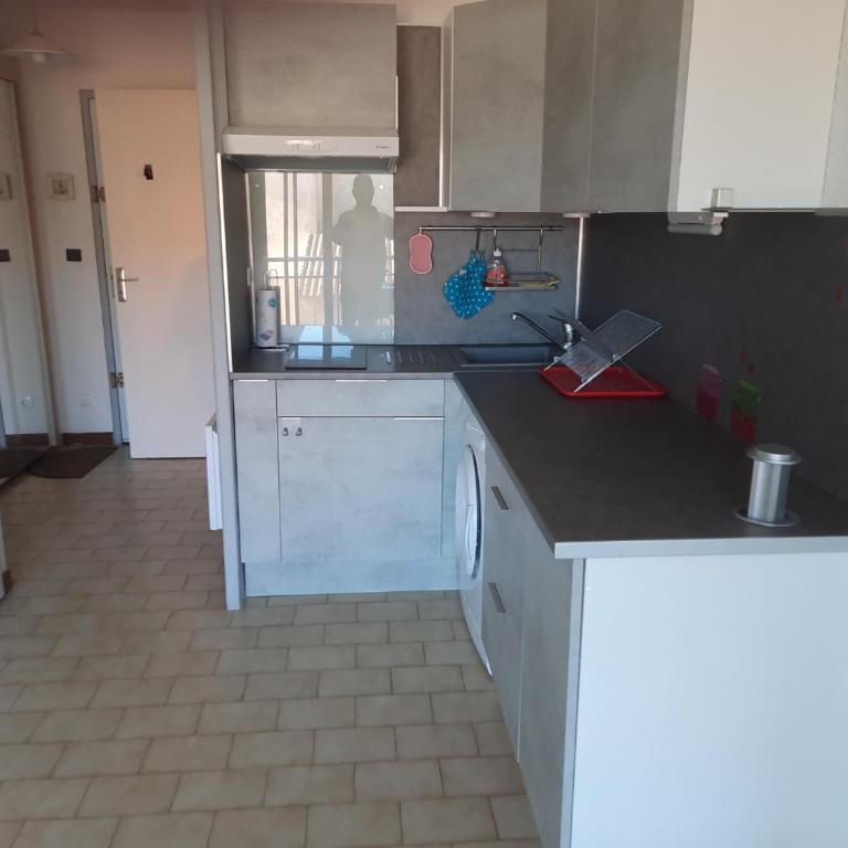 Studio avec parking à 300m de la plage - Apartment mit 1 Schlafzimmer - 3