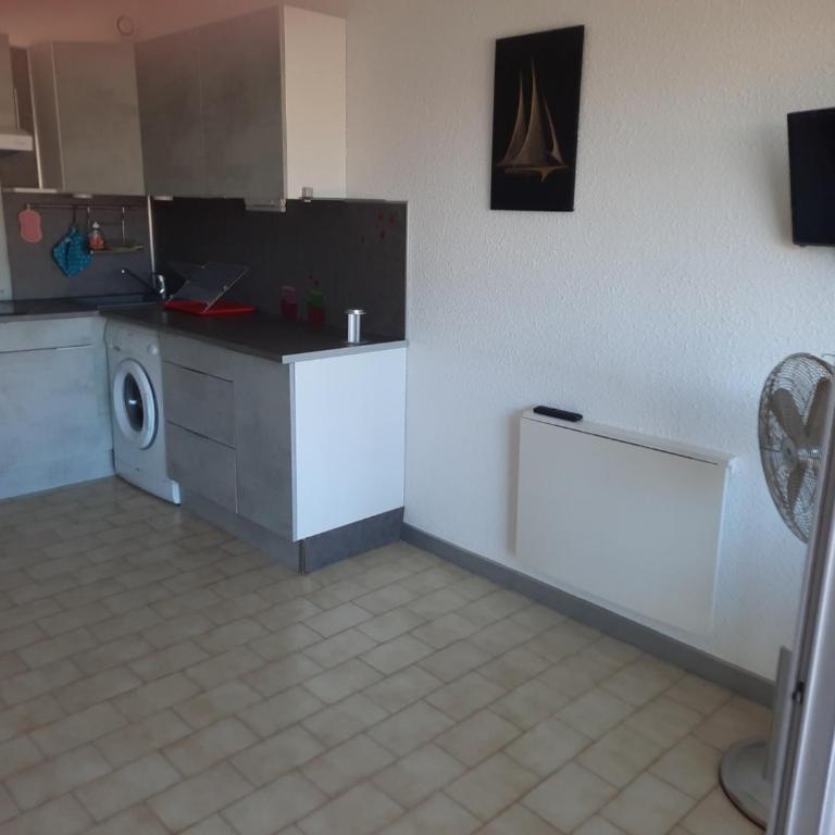 Studio avec parking à 300m de la plage - Apartment mit 1 Schlafzimmer - 8