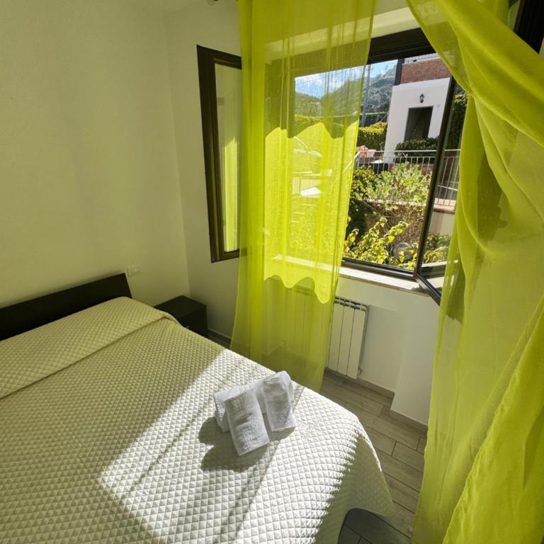 EIGHTEEN KT GOLDEN APARTMENT - With garden and private parking just 5 minutes walk from the historic center - Two-Bedroom Apartment - 3