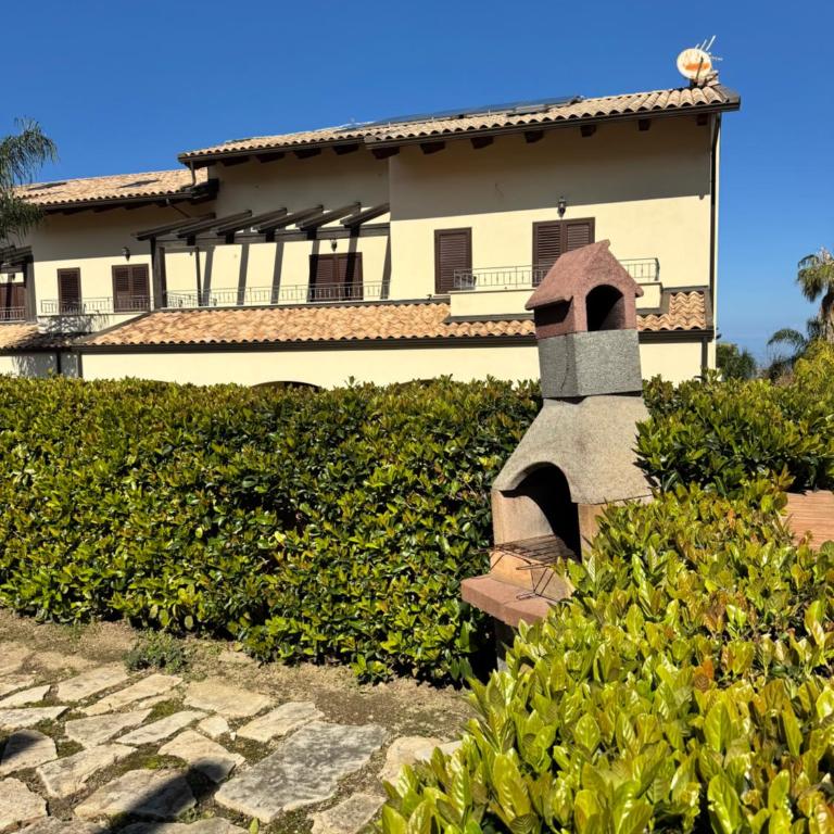 EIGHTEEN KT GOLDEN APARTMENT - With garden and private parking just 5 minutes walk from the historic center - Two-Bedroom Apartment - 1