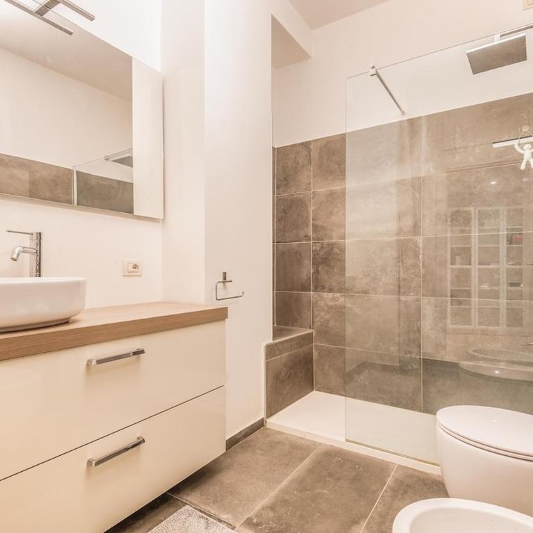 Fara- Centrale Train station 5'-Linate Airport 14' - Appartamento con 1 Camera da Letto - 21