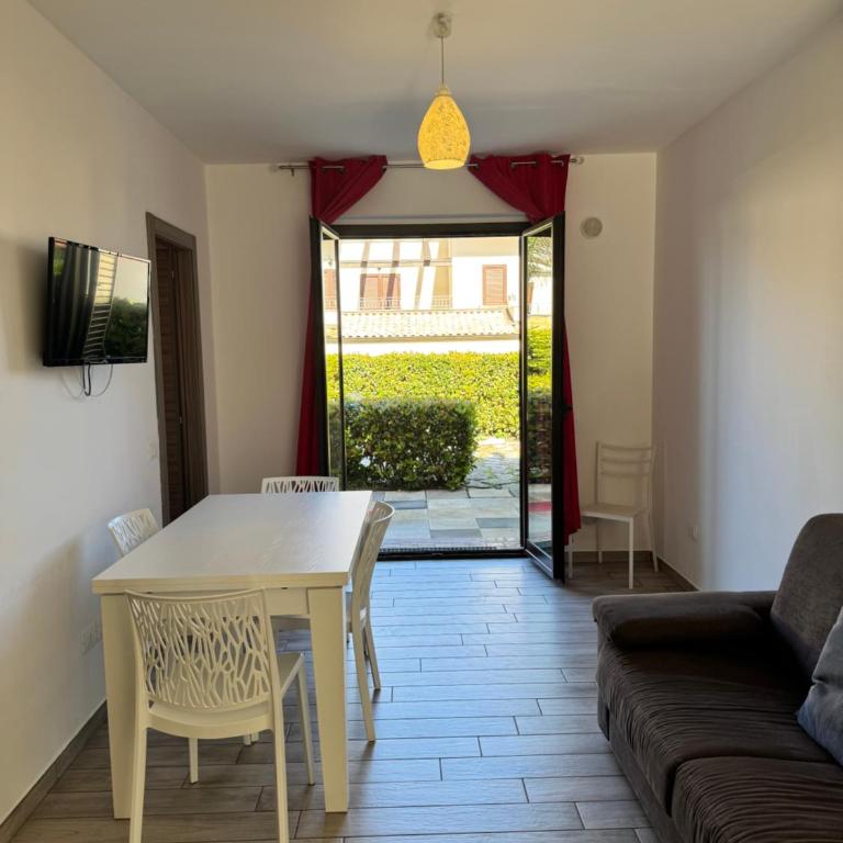 SEVENTEEN BLACK APARTMENT -With garden and private parking just 5 minutes walk from the historic center - Two-Bedroom Apartment - 31