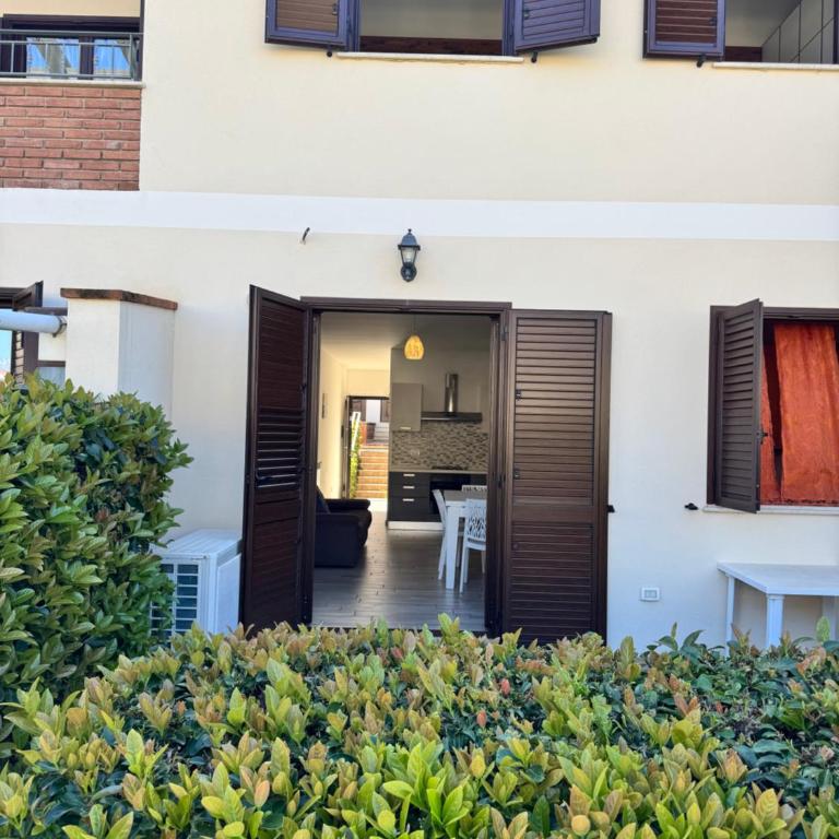 SEVENTEEN BLACK APARTMENT -With garden and private parking just 5 minutes walk from the historic center - Two-Bedroom Apartment - 1