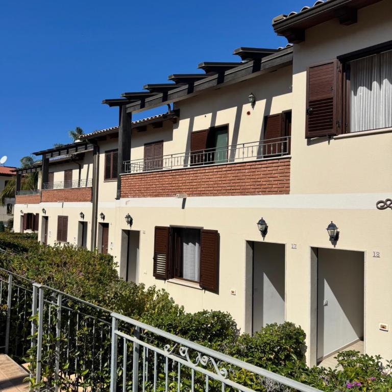 SEVENTEEN BLACK APARTMENT -With garden and private parking just 5 minutes walk from the historic center - Two-Bedroom Apartment - 29