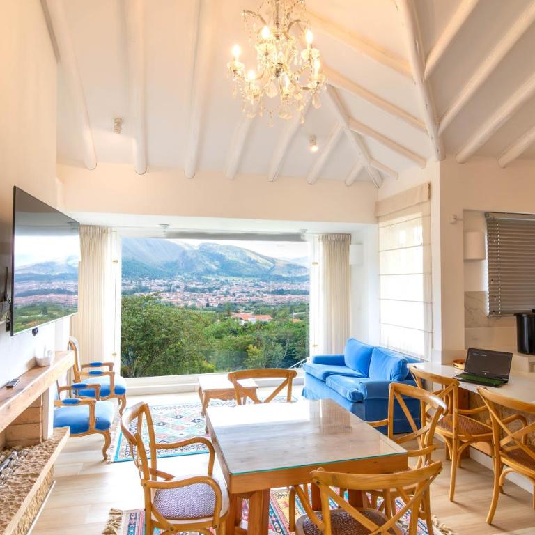 Familiares casas de campo con vista increíble - Four-Bedroom House - 2