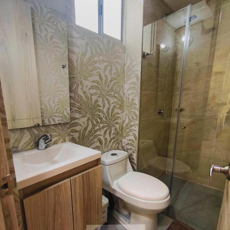 Suite con piscina cerca del mar, ideal para relajarse - Two-Bedroom Apartment with Balcony - 9