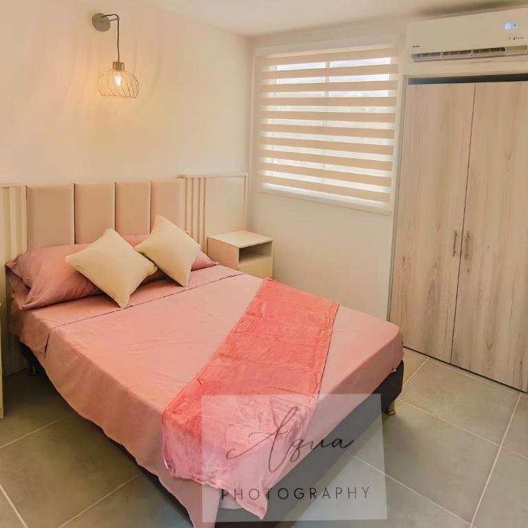 Suite con piscina cerca del mar, ideal para relajarse - Two-Bedroom Apartment with Balcony - 8