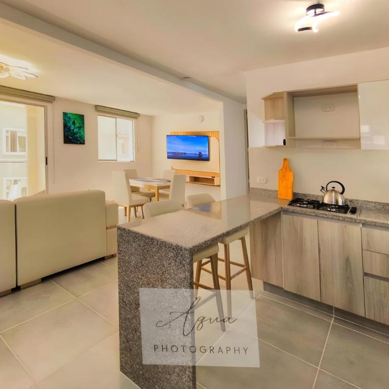 Suite con piscina cerca del mar, ideal para relajarse - Two-Bedroom Apartment with Balcony - 17