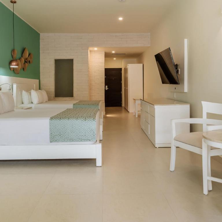 Iberostar Selection Riviera Cancun - All Inclusive - Junior Suite Pool Walkout - 3