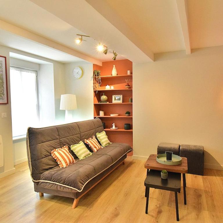 L'Écrin du Bourg - 2 min Château & Maison Bernadette - Appartamento con 2 Camere da Letto - 6
