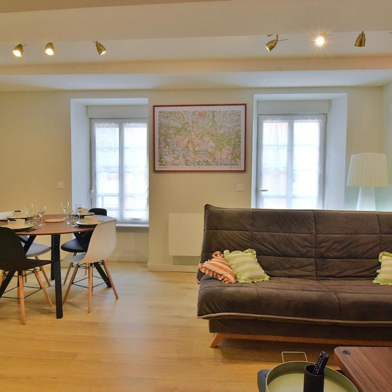 L'Écrin du Bourg - 2 min Château & Maison Bernadette - Appartamento con 2 Camere da Letto - 5
