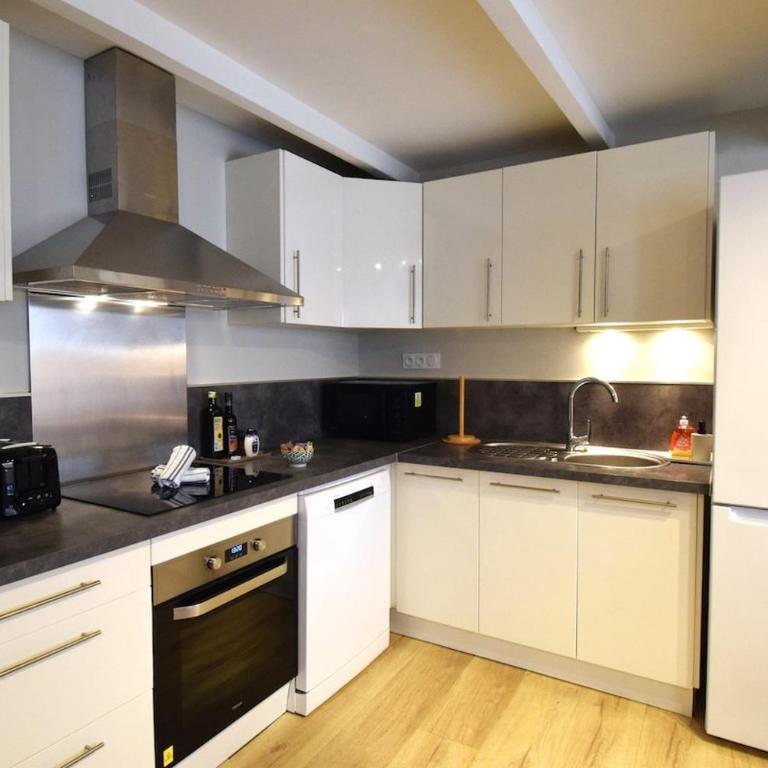 L'Écrin du Bourg - 2 min Château & Maison Bernadette - Appartamento con 2 Camere da Letto - 4