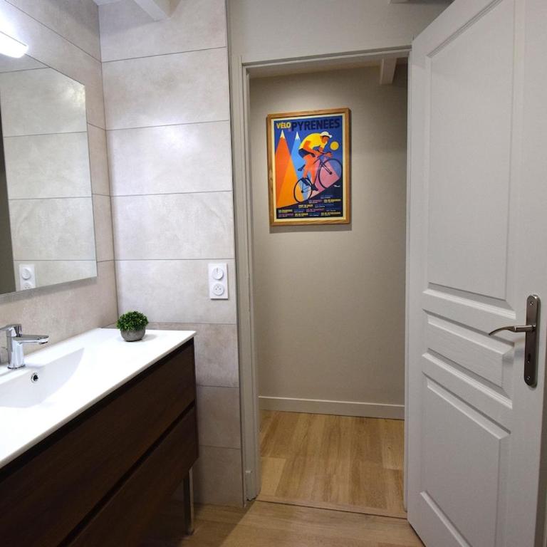L'Écrin du Bourg - 2 min Château & Maison Bernadette - Appartamento con 2 Camere da Letto - 16