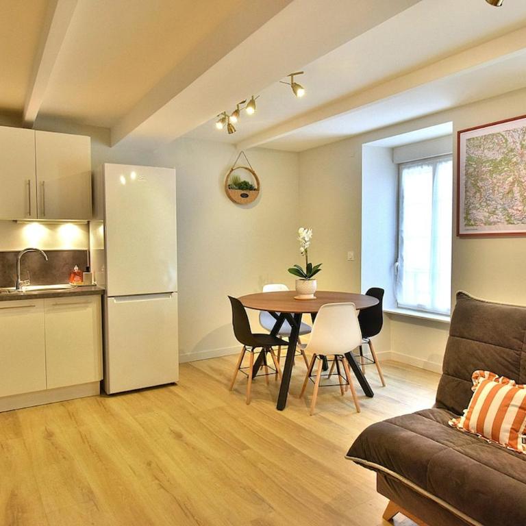 L'Écrin du Bourg - 2 min Château & Maison Bernadette - Appartamento con 2 Camere da Letto - 12