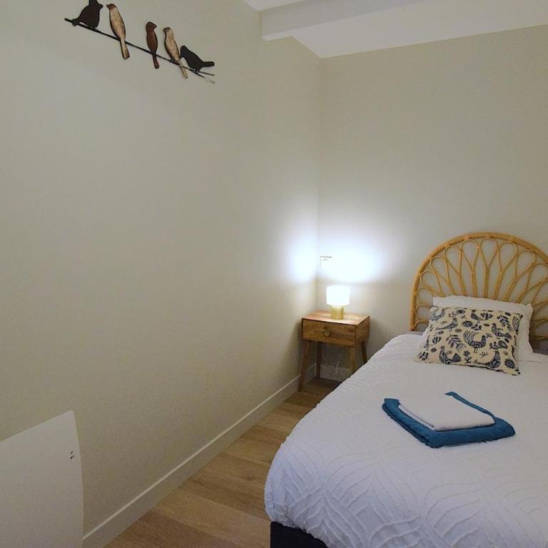 L'Écrin du Bourg - 2 min Château & Maison Bernadette - Appartamento con 2 Camere da Letto - 9