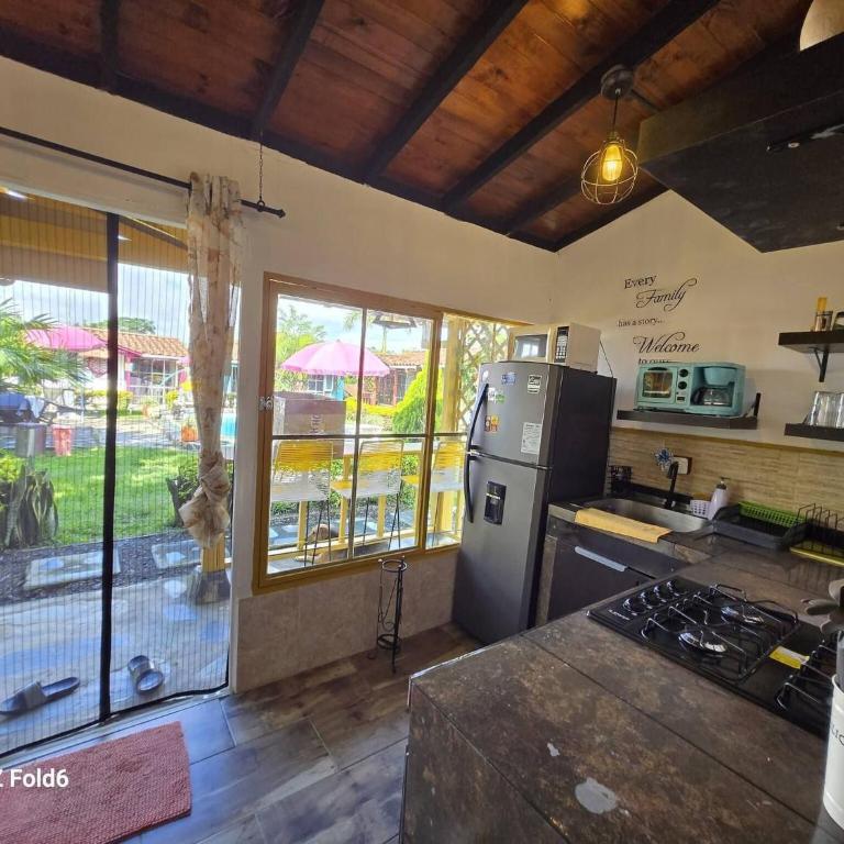Red Cabin Retreat with free airport rides - Vacation Home - 21