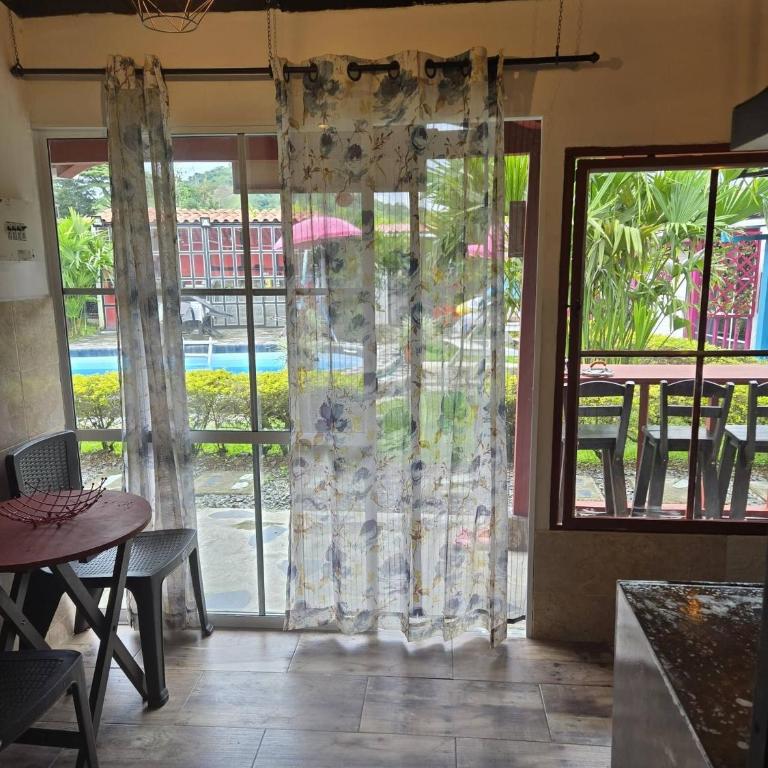 Red Cabin Retreat with free airport rides - Vacation Home - 22