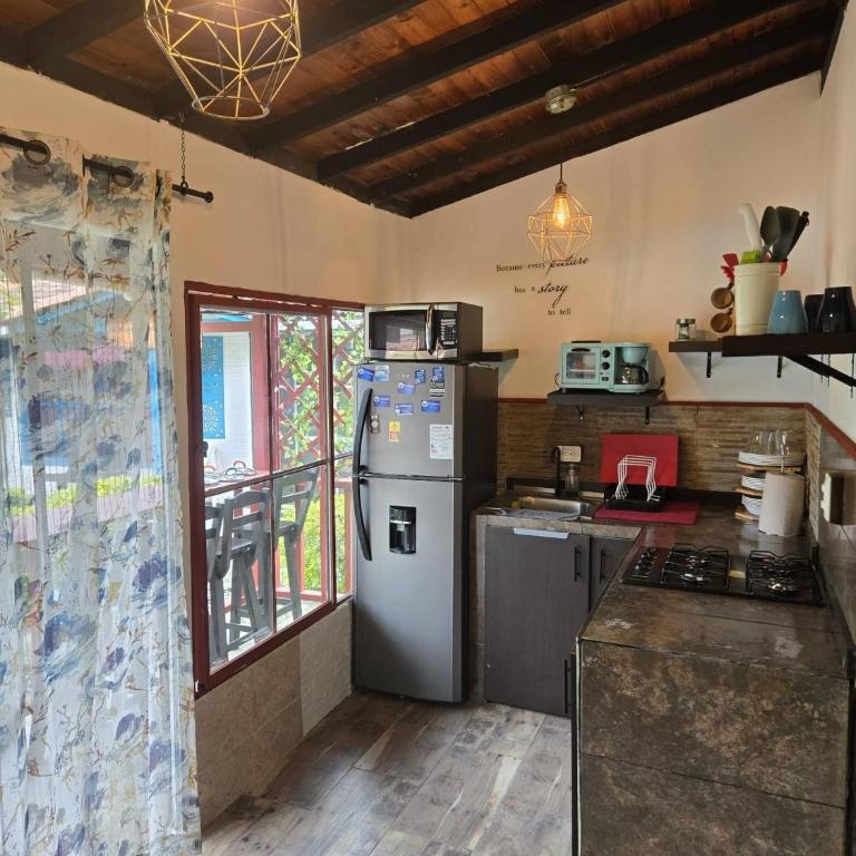 Red Cabin Retreat with free airport rides - Vacation Home - 24