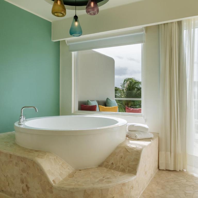 Iberostar Selection Riviera Cancun - All Inclusive - One Bedroom Family Ocean View Single Use - 4