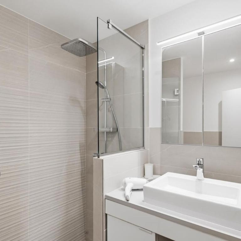 AZUR Neuf- Climatisé - Centre ville - Appartement 1 Chambre - 27