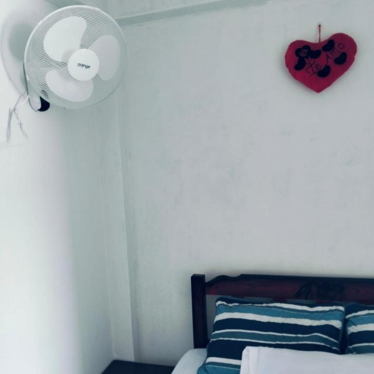 Alojamiento Santo Domingo - Huarmey - Habitación Doble con baño privado - 2 camas - 15