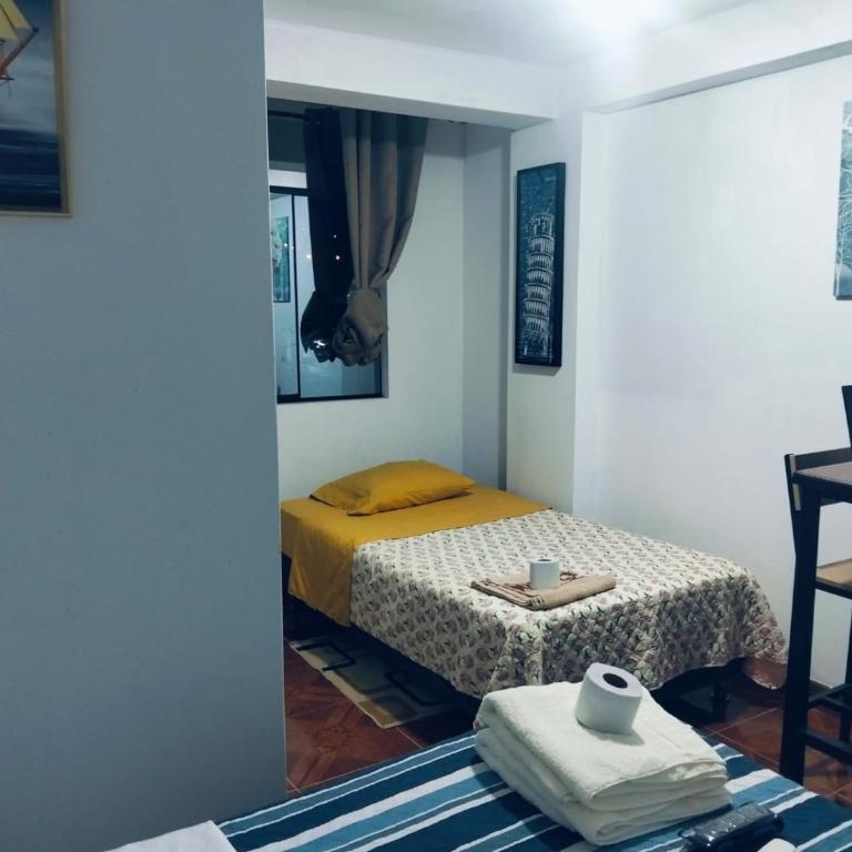 Alojamiento Santo Domingo - Huarmey - Habitación Doble con baño privado - 2 camas - 16