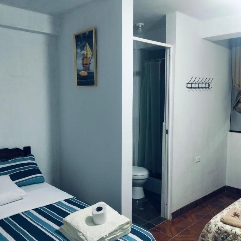 Alojamiento Santo Domingo - Huarmey - Habitación Doble con baño privado - 2 camas - 17
