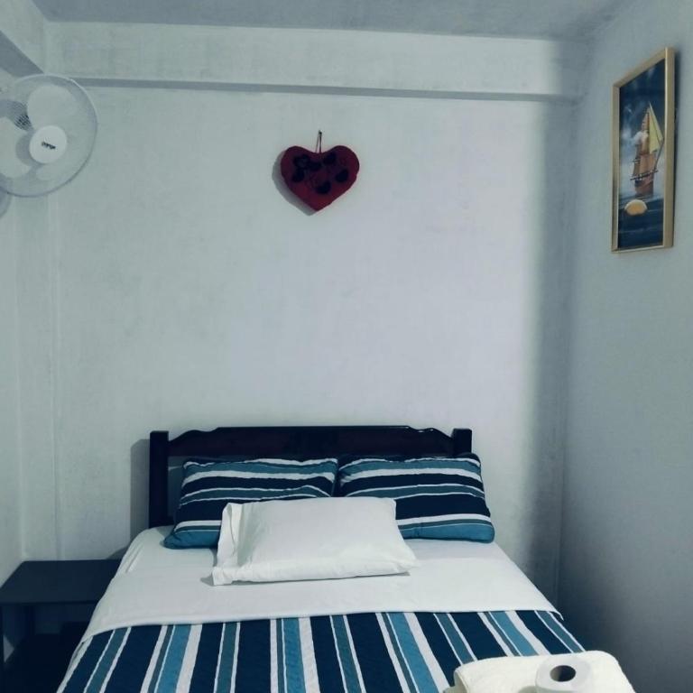 Alojamiento Santo Domingo - Huarmey - Habitación Doble con baño privado - 2 camas - 20