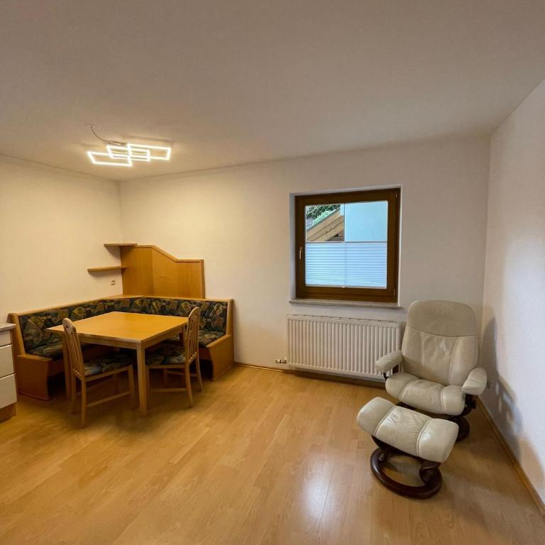 Appartement für 4 Personen in ruhiger Lage in St Johann im Pongau - Apartment mit 1 Schlafzimmer - 4