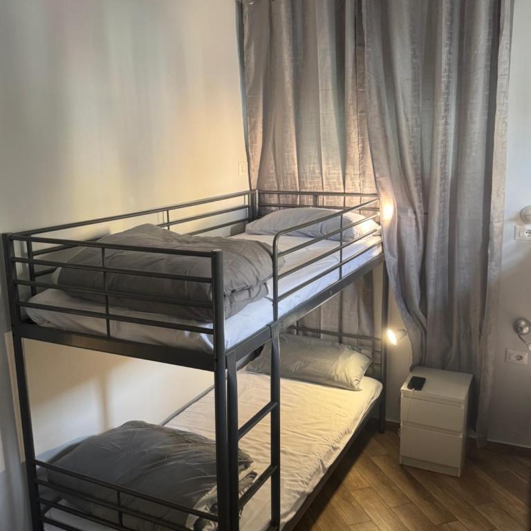 Gloria Hostel Milano - Single Bed in 6-Bed Dormitory Room - 7
