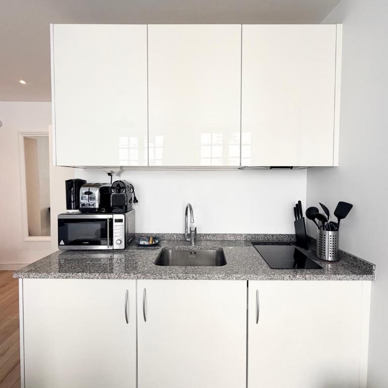 Prime location and amazing neighborhood - Deluxe Studio - 3