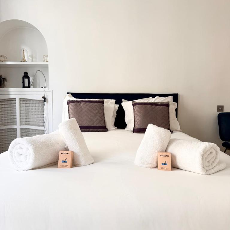 Prime location and amazing neighborhood - Deluxe Studio - 2
