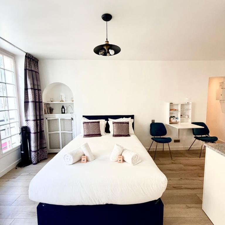 Prime location and amazing neighborhood - Deluxe Studio - 8