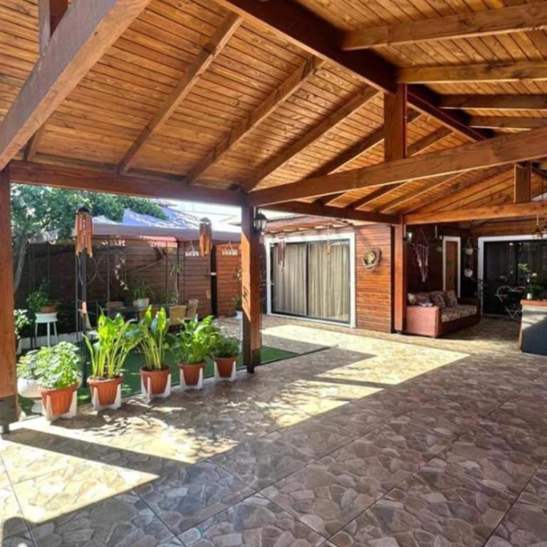 Miraflores - Four-Bedroom House - 1