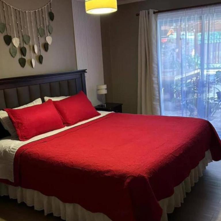 Miraflores - Four-Bedroom House - 2