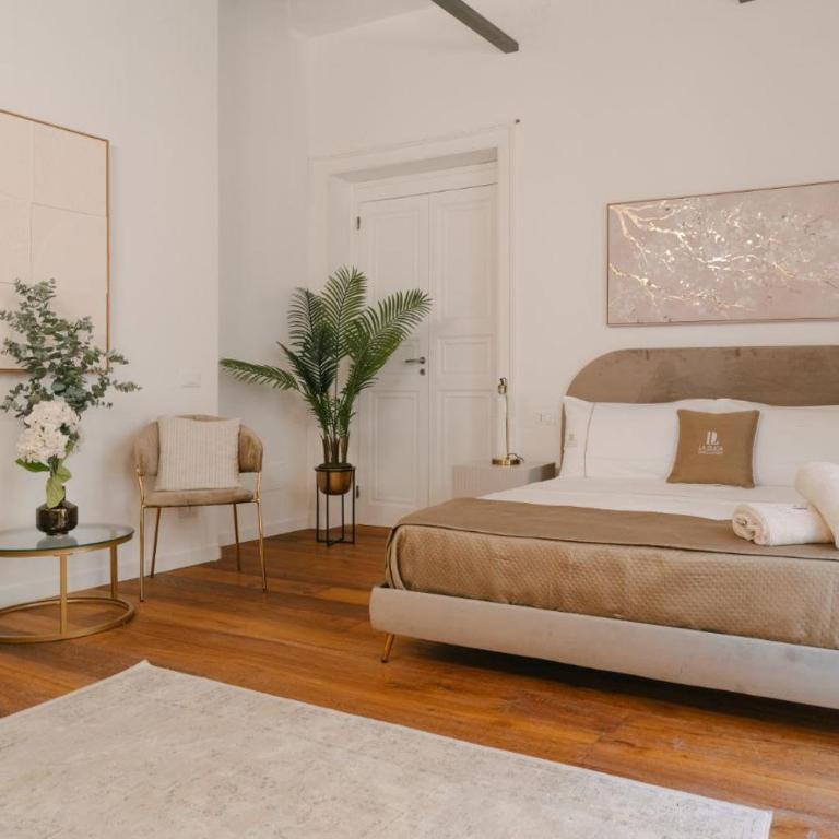 La Duca Suites & Apartments - Queen Room with Balcony - 2