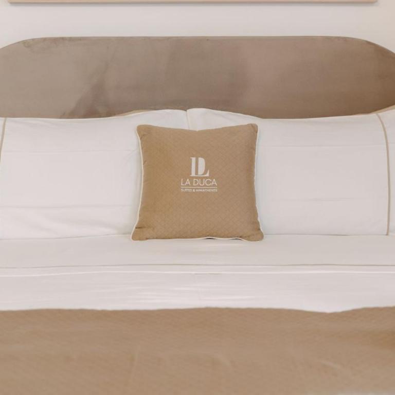 La Duca Suites & Apartments - Queen Room with Balcony - 7