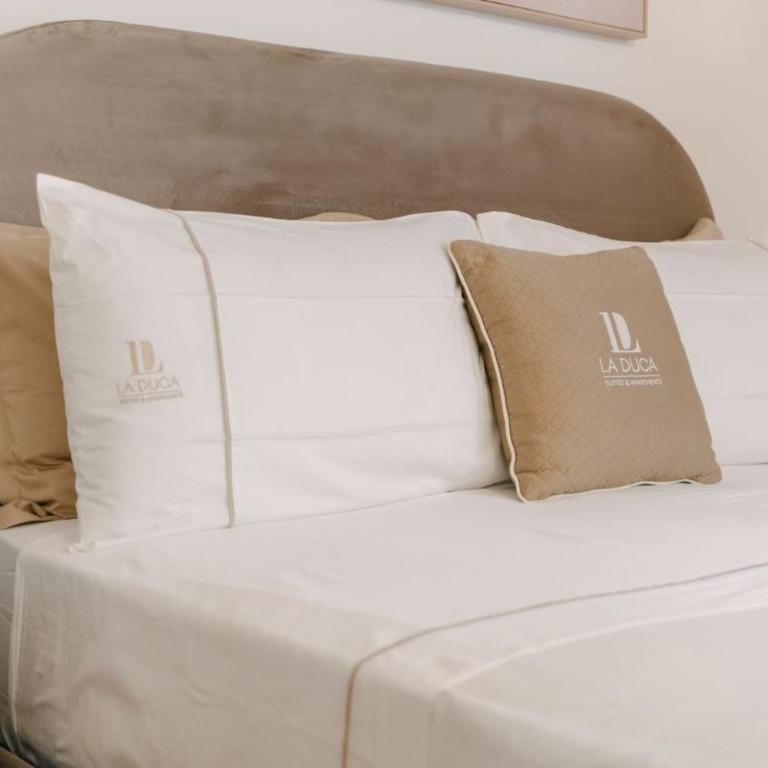La Duca Suites & Apartments - Queen Room with Balcony - 8