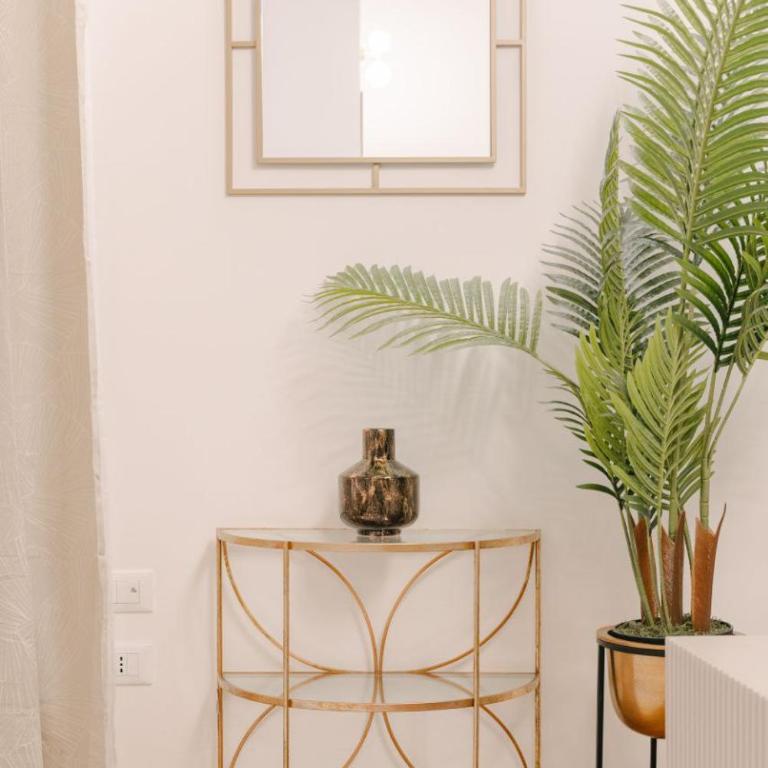 La Duca Suites & Apartments - Queen Room with Balcony - 9