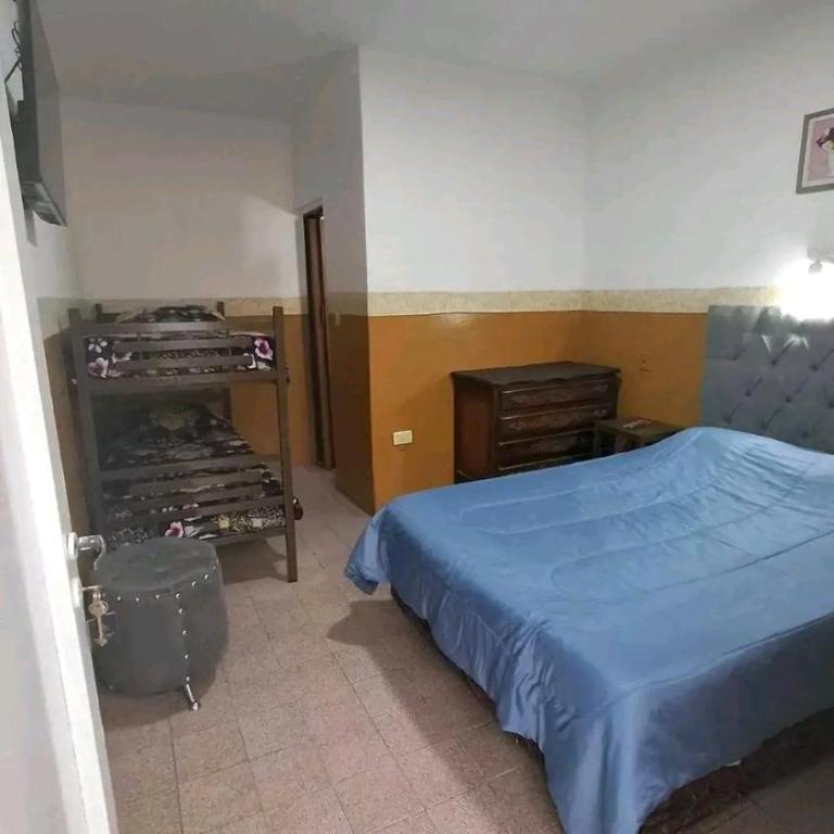 Hospedaje Artigas - Habitación cuádruple - 2