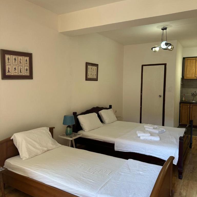 Themis Apartment - Family Room - 5