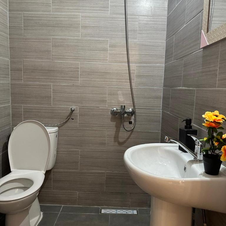 Themis Apartment - Family Room - 3