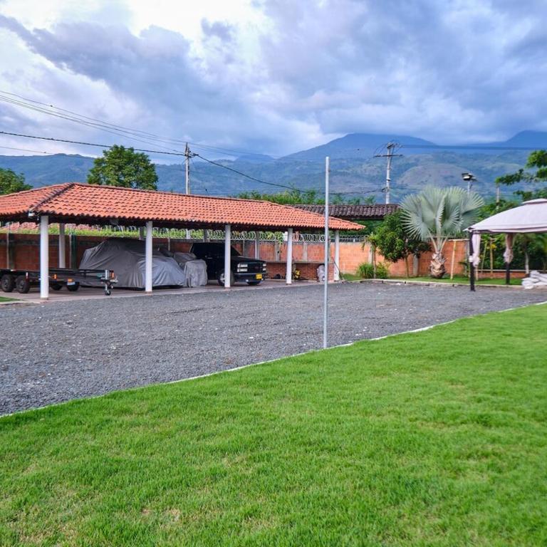 FINCA ENCANTADORA, parcelacion la carlota - Casa con 1 dormitorio - 18