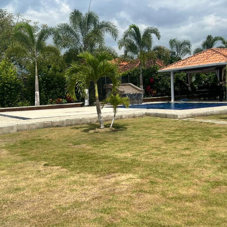 FINCA ENCANTADORA, parcelacion la carlota - Casa con 1 dormitorio - 29