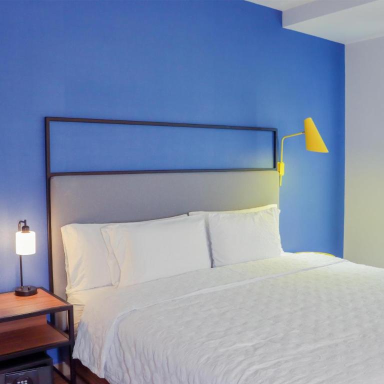 Tru By Hilton Puebla Angelopolis - King Room with Walk-In Shower - 5
