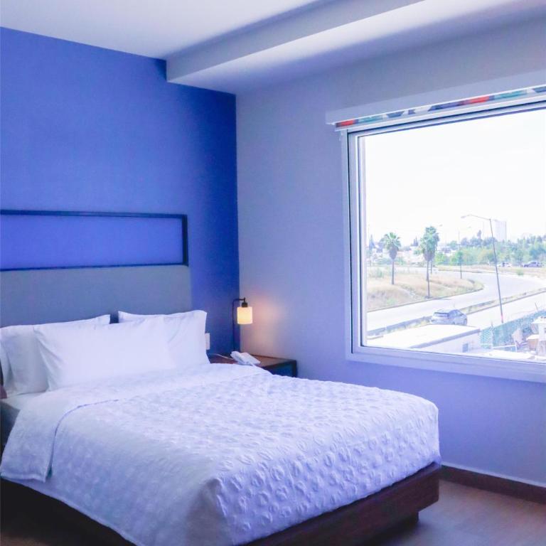 Tru By Hilton Puebla Angelopolis - Queen Room with Roll-In Shower - Mobility Access/Hearing Accessible - 4